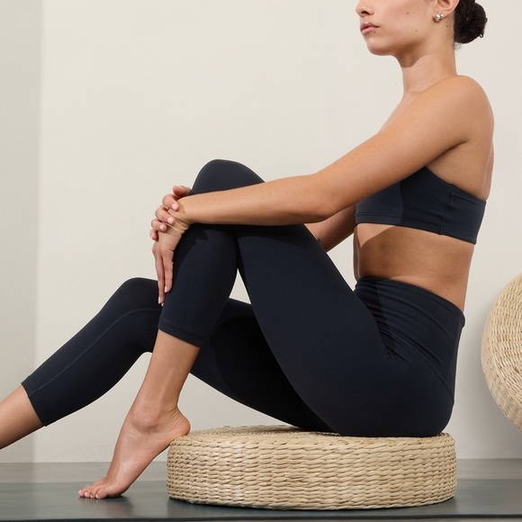 Athleta Elation Ultra High Rise Back Pocket Buttery Soft Capri in Navy Sz S - Picture 4 of 13